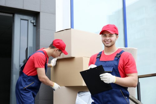 A well-organized removal van service for homes in Belsizepark